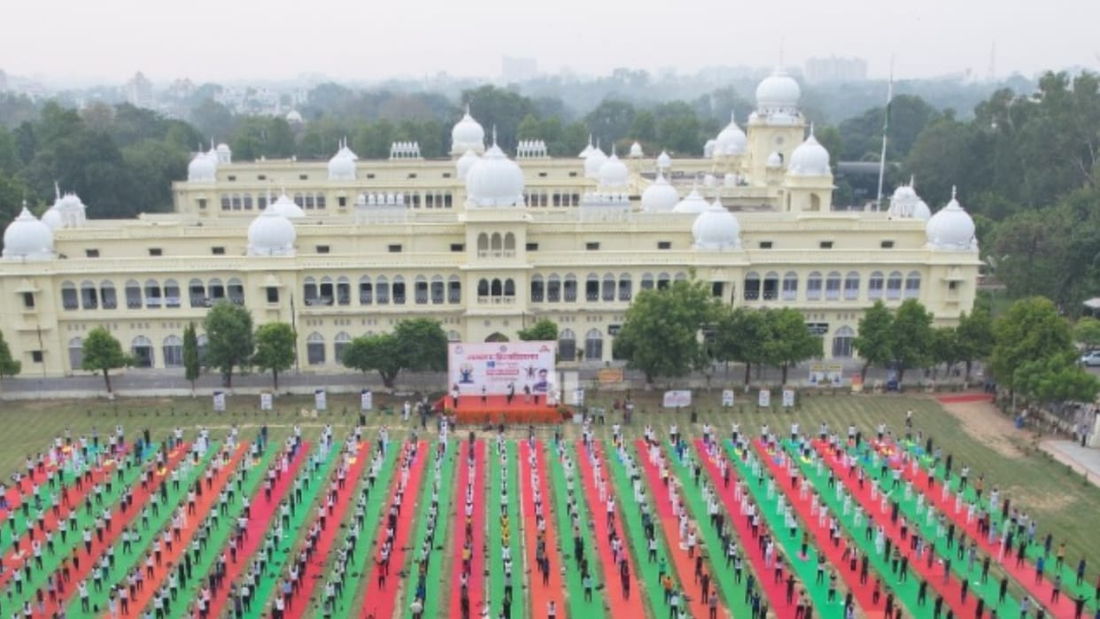 Two lakh rupees compensation on Lucknow University.