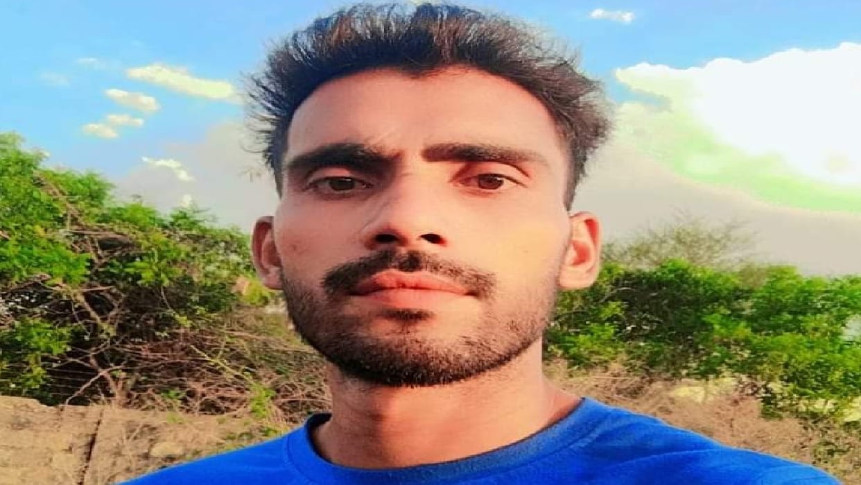 elder brother killed the younger brother with an axe in Shahjahanpur