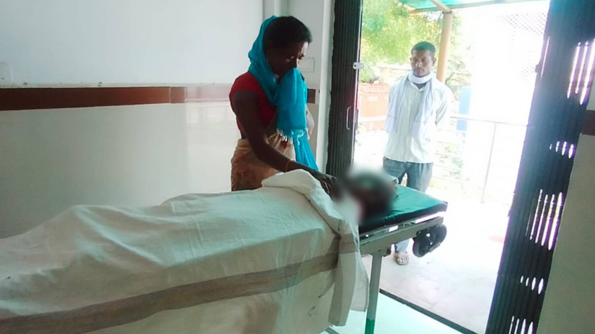 सब्जी खाने से मां और बेटी की मौत