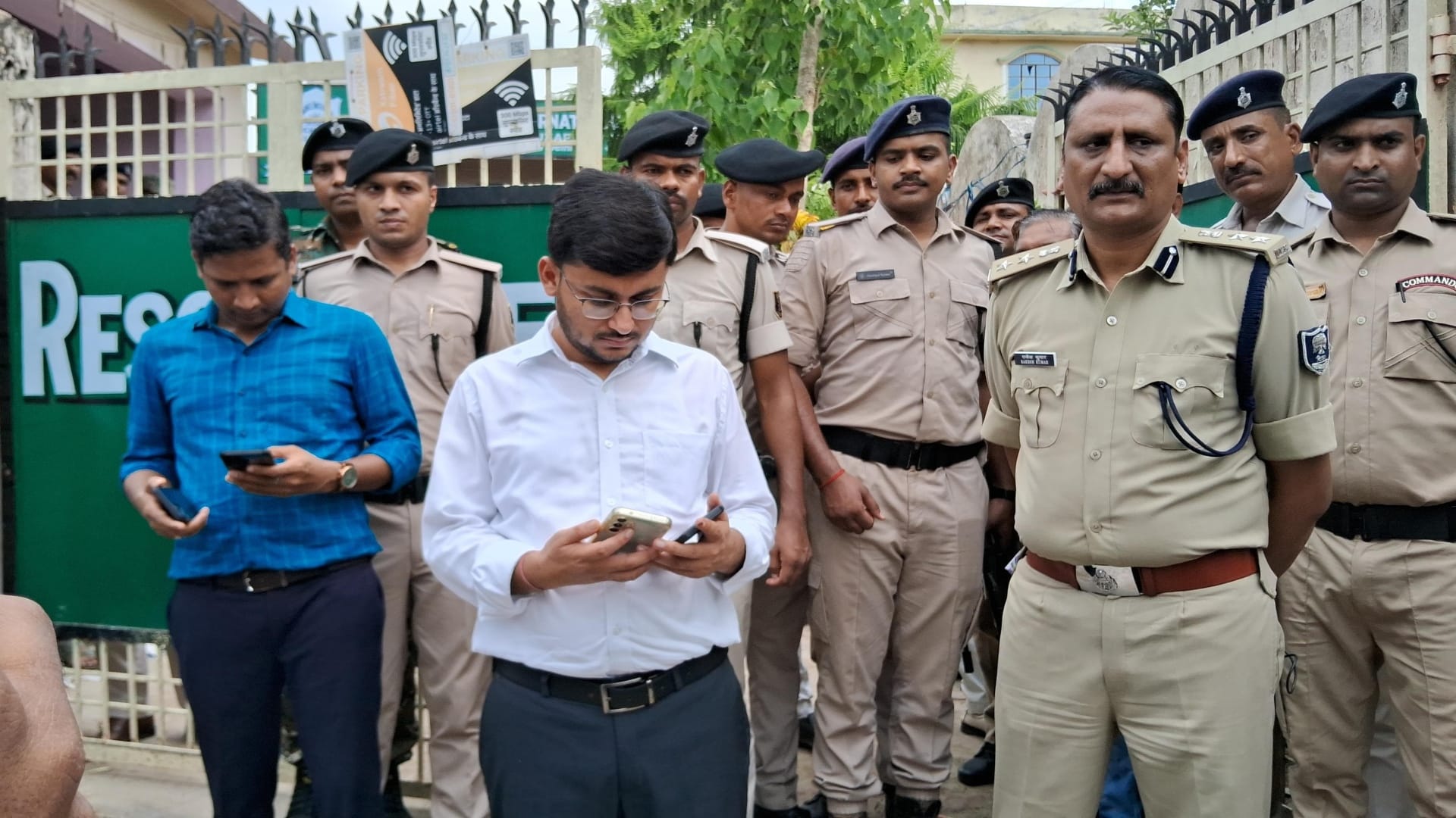 Muzaffarpur: Panic over paper leak during BPSC Principal Competency Examination, DM SSP reached spot