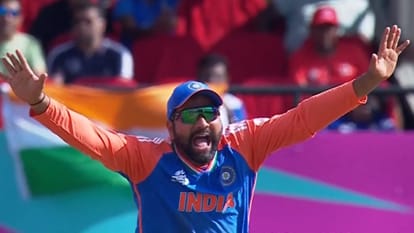 ind vs eng: rohit sharma got emotional after india qualify for final, virat kohli consoles video