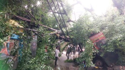 Waterlogging in Moradabad in pictures: Difficult to move on the road, vehicles stuck at many places