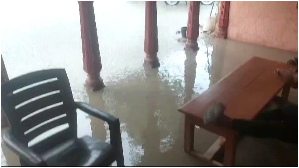 Rajasthan News: Due to heavy rain Shahpura police post filled with water premises full of dirt