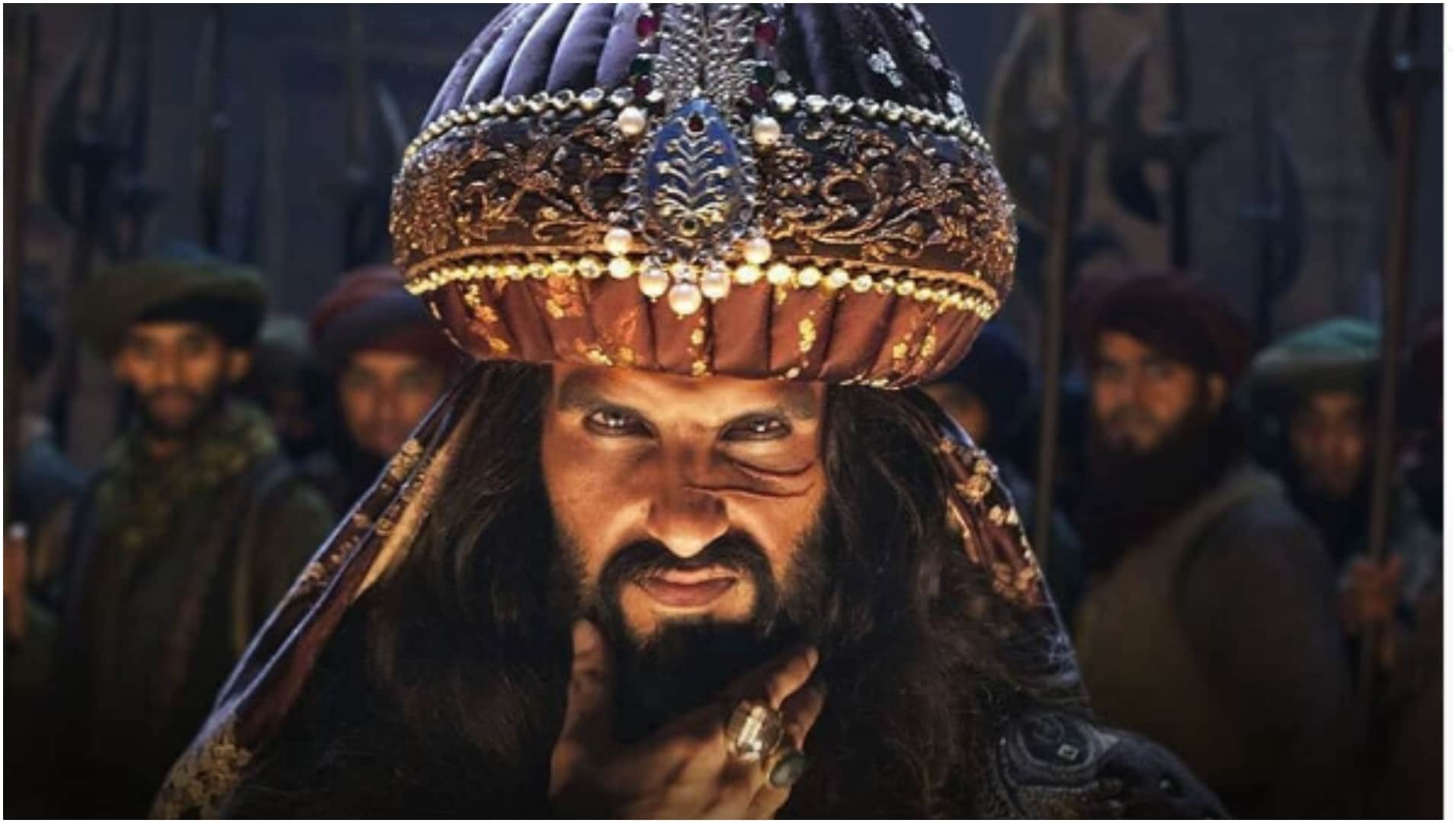Amitabh Bachchan Ranvir Singh Shahrukh Khan Bobby Deol played more popular role than Lead Actors in Movies