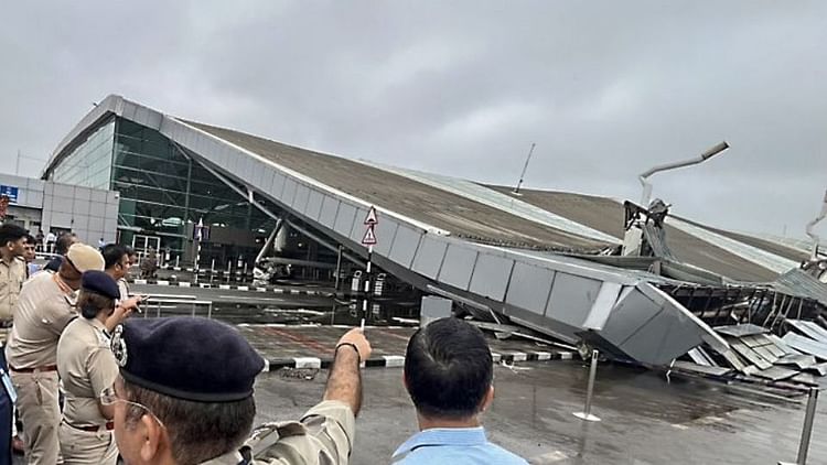 Delhi Airport Devastation In Pictures Cab Driver Dies After Terminal Roof Collapses Rain In Delhi – Amar Ujala Hindi News Live