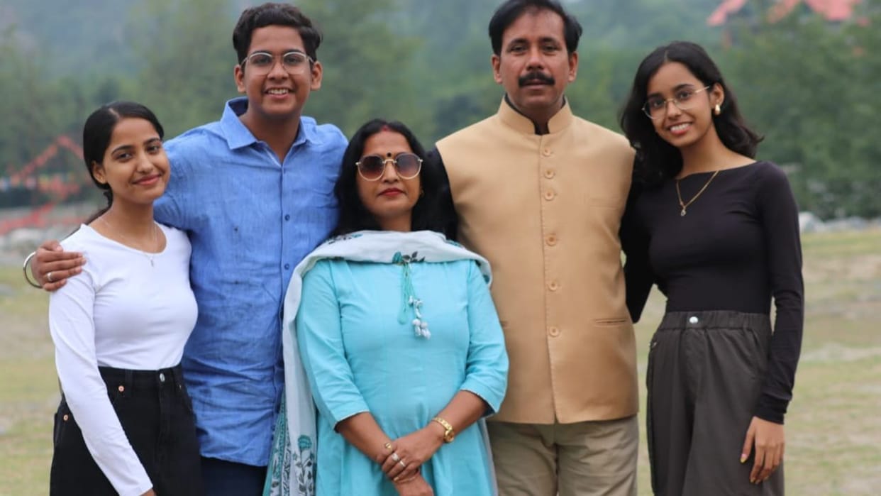 UP minister Anil Rajbhar did paragliding in Dobhi Kullu Himachal