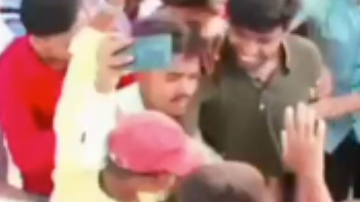 Celebrated birthday by cutting cake with sword in azamgarh search for youths started video viral