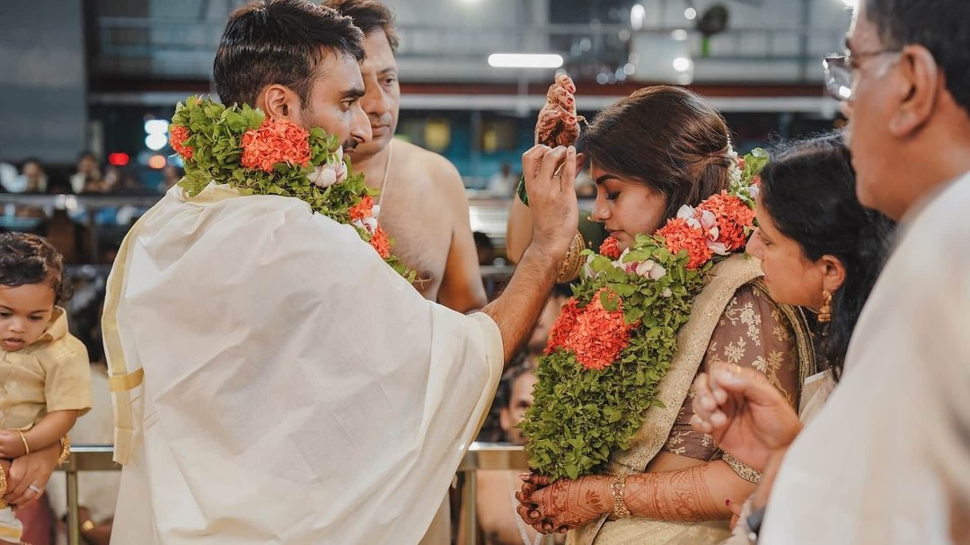 Malayalam Star Meera Nandan Gets Married To boyfriend Sreeju Shares Dreamy Wedding beautiful Pics