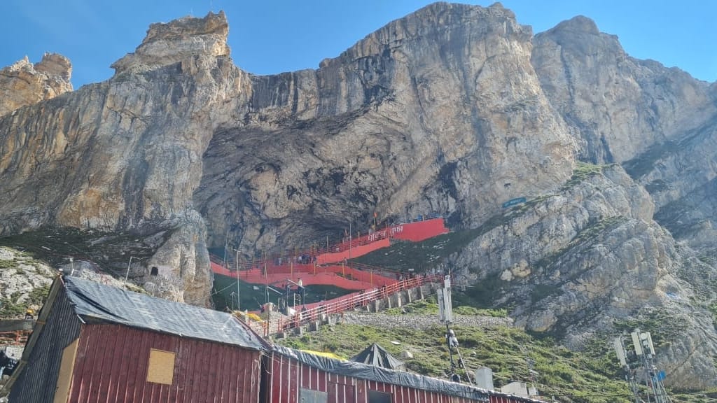 Amarnath Yatra: 13827 Devotees Visited Baba Barfani on Day 1 Know About Registrations Details