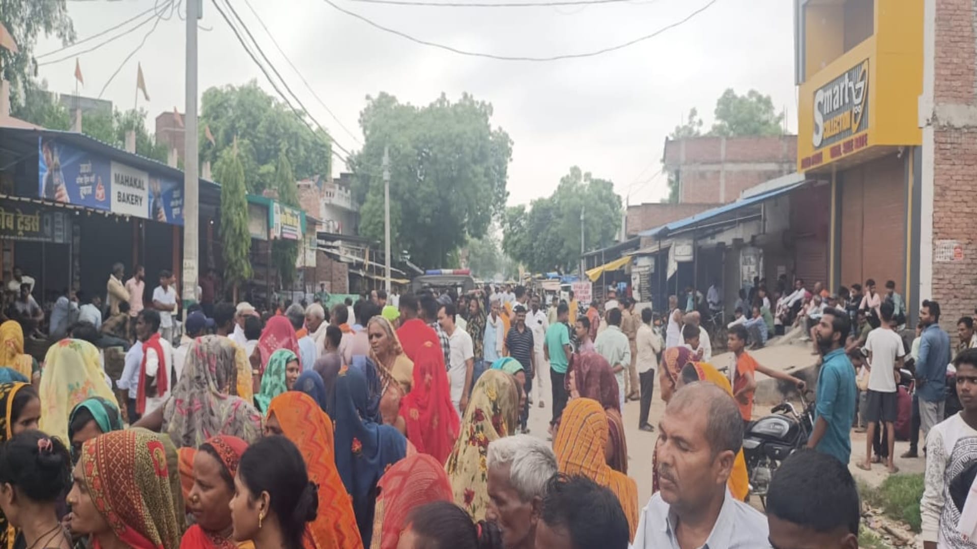 Patient died due to negligence of doctors, family members created ruckus, blocked roads