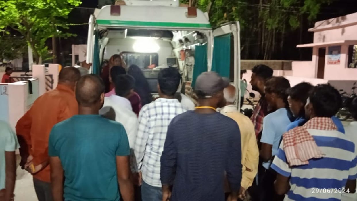 Mother and daughter died in car accident and teenager injured in mau