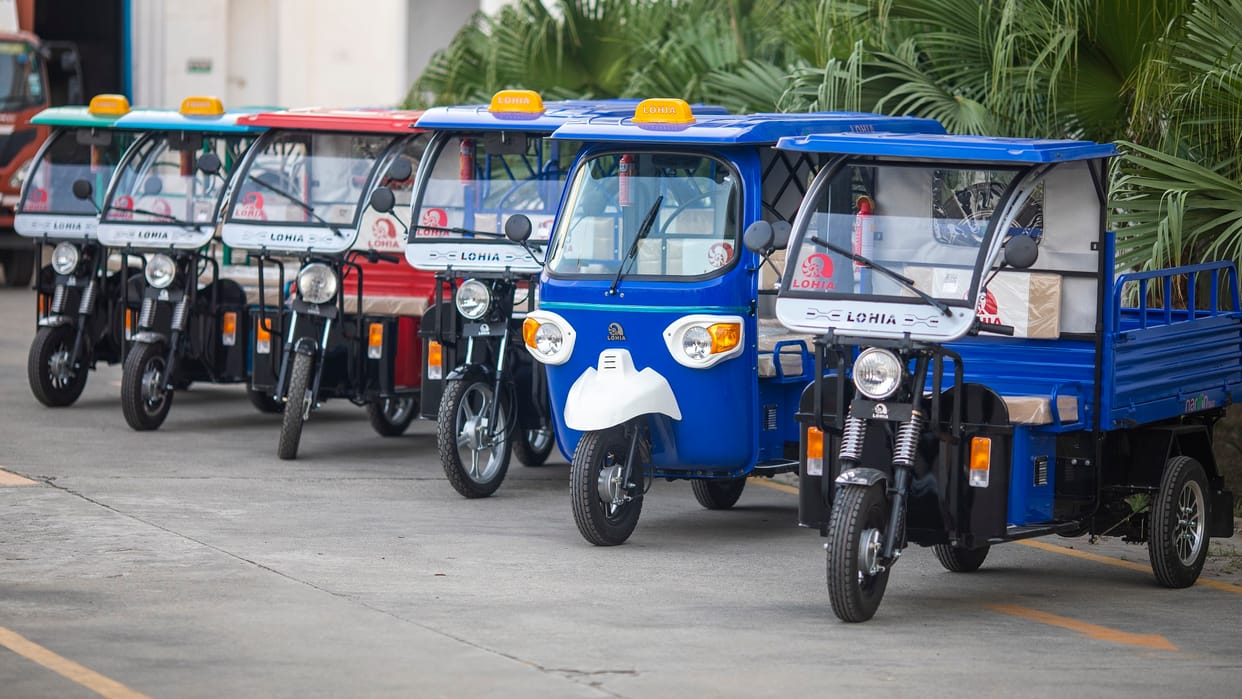 india emerged as the largest market for electric three wheelers for second consecutive year reports internatio