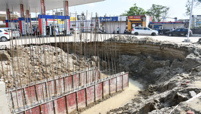 In Gorakhpur, The soil has sunk in.if you don't cross carefully you will get injured.