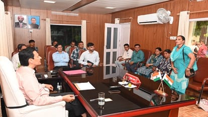 Kumaon Commissioner Deepak Rawat held public hearing in the camp office in haldwani