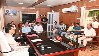Kumaon Commissioner Deepak Rawat held public hearing in the camp office in haldwani