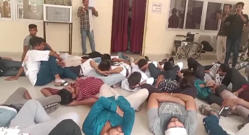 Students protest at DM office, exhibition should be removed immediately in students interest
