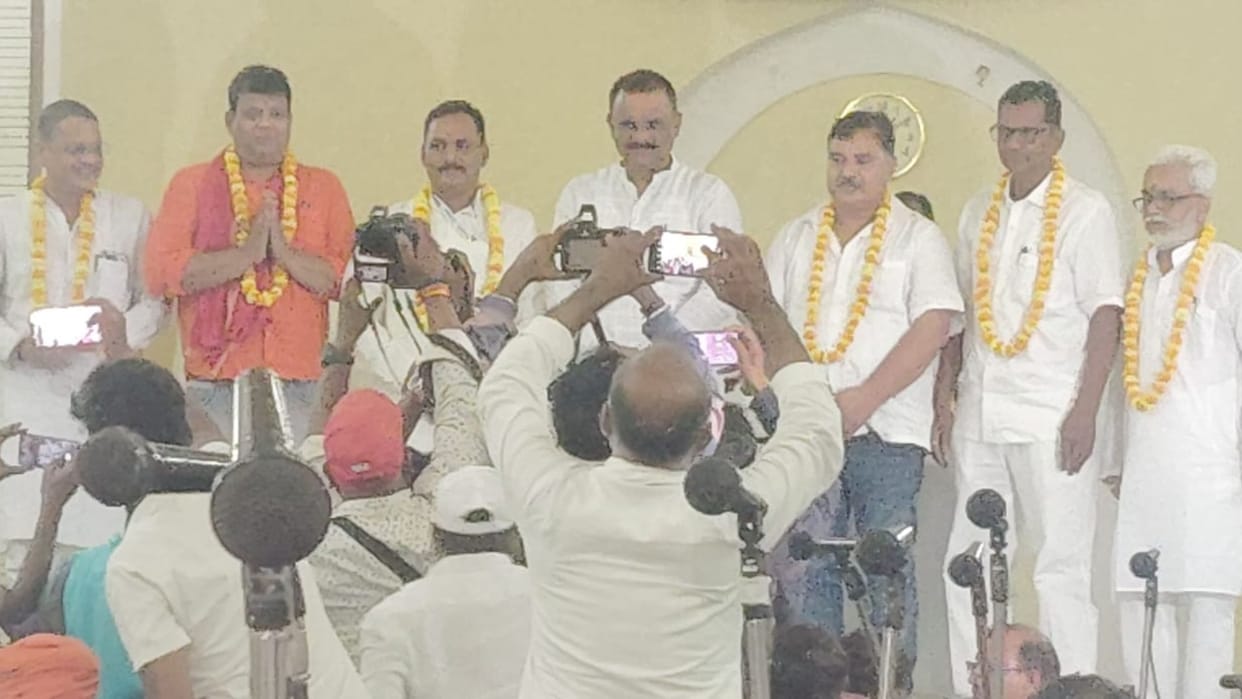 Six members of executive committee elected by mutual consent Municipal Corporation executive election conclude