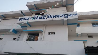 Bihar: मधुबनी में वार्ड पार्षद और वार्ड पार्षद पति समेत नशे में धुत चार लोग गिरफ्तार, सकरा भगवती के दर्शन कर ल Madhubani News: Four drunk people including ward councilor and ward councilor's husband arrested, Jhanjharpur