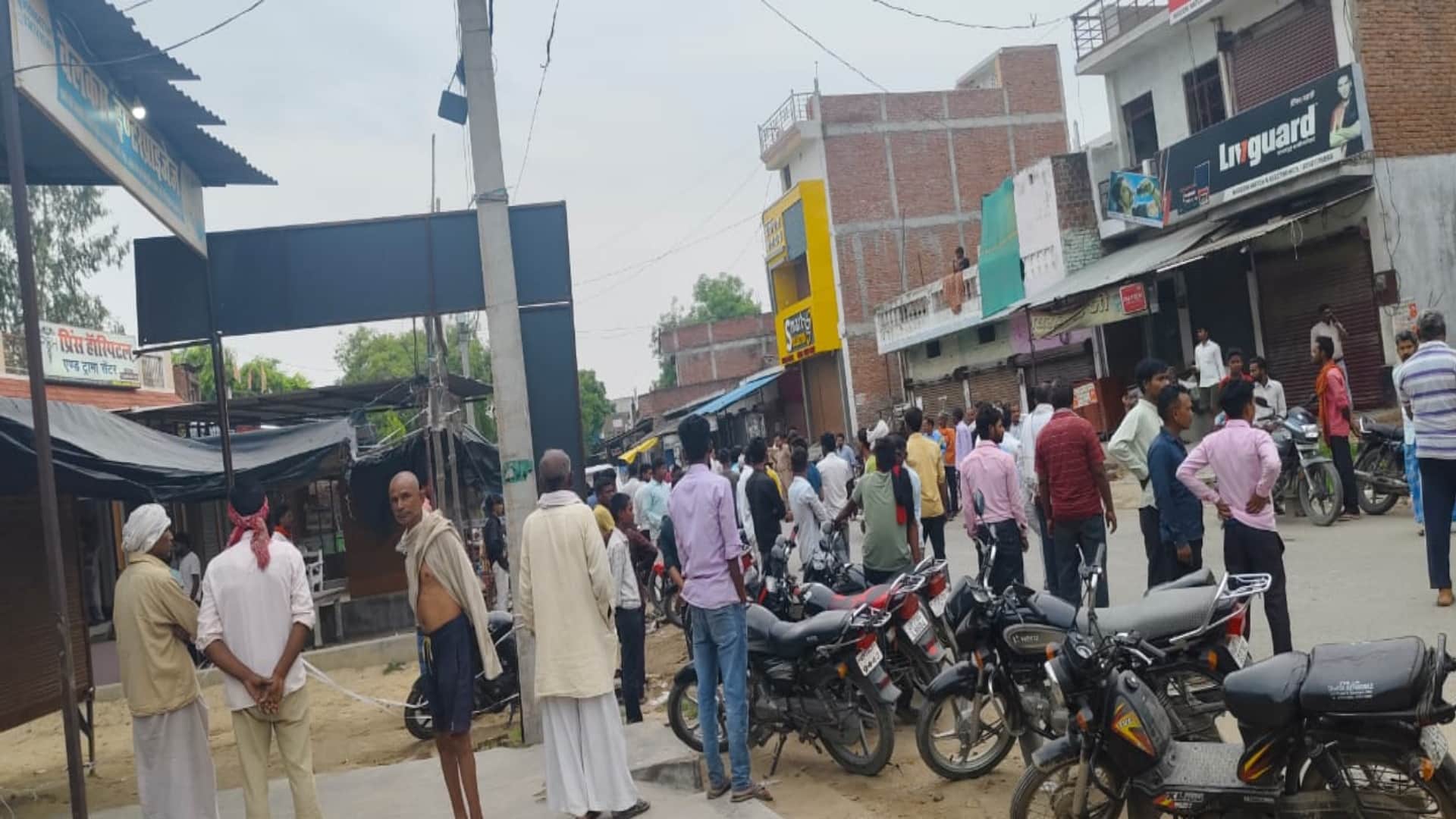 Patient died due to negligence of doctors, family members created ruckus, blocked roads