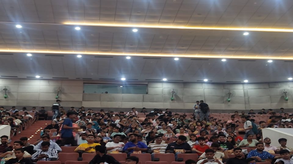 meritorious students of class 10th and 12th are being honored today on stage of Amar Ujala