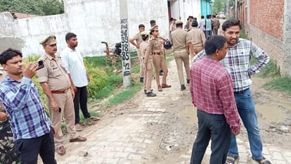 Bulldozer roared in Moradabad: Houses of kidnapping-shooting accused razed, two SHO suspended