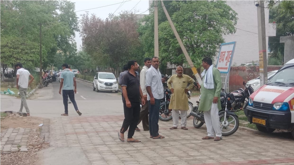 Driver and student died in separate accidents in Jhajjar, one died after coming under the vehicle