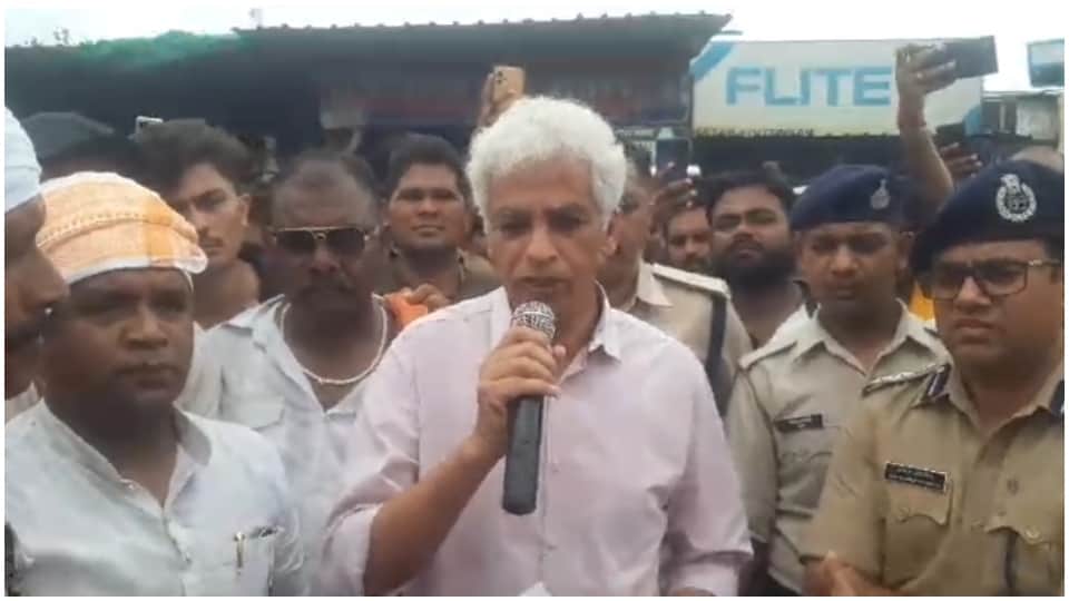 मंत्री के विरोध में बाद  ब्यावरा जनपद सीईओ को राजगढ़ किया अटैच।