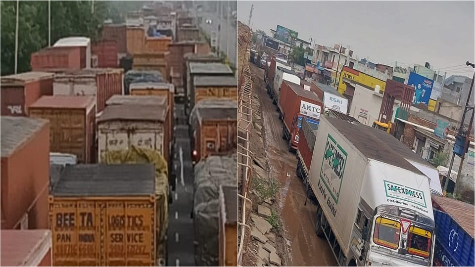 Heavy jam on Delhi Highway due to waterlogging under bridge at Bad village in Mathura queue of vehicles