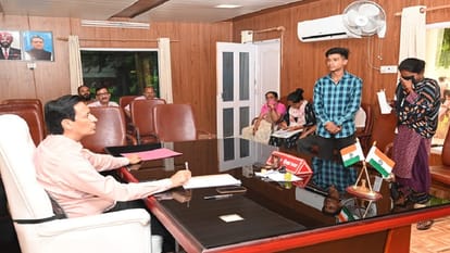 Kumaon Commissioner Deepak Rawat held public hearing in the camp office in haldwani