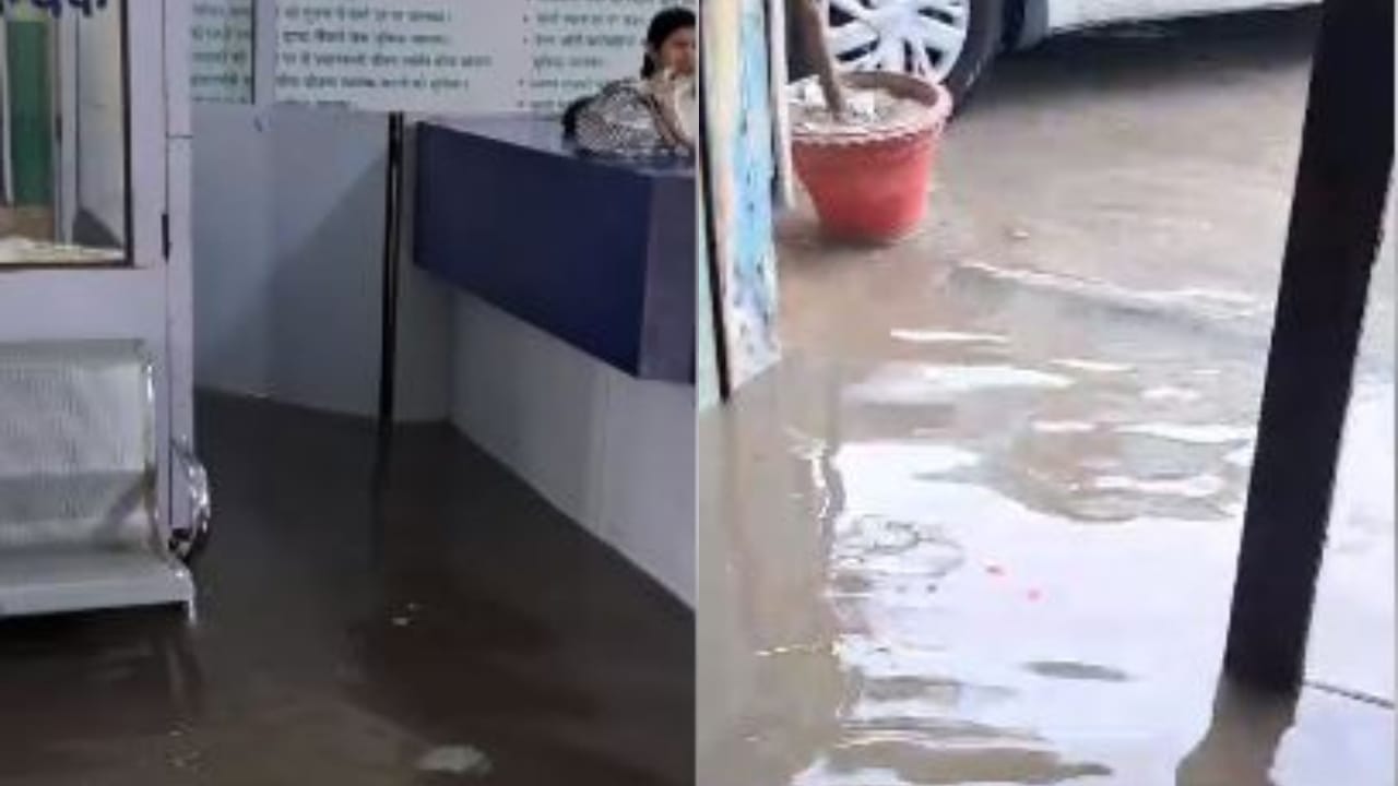 waterlogging on roads due to heavy rain in Pilibhit