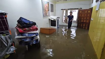 Weather Updates Monsoon Rainfall Gujarat Karnataka IMD Heatwave News in Hindi