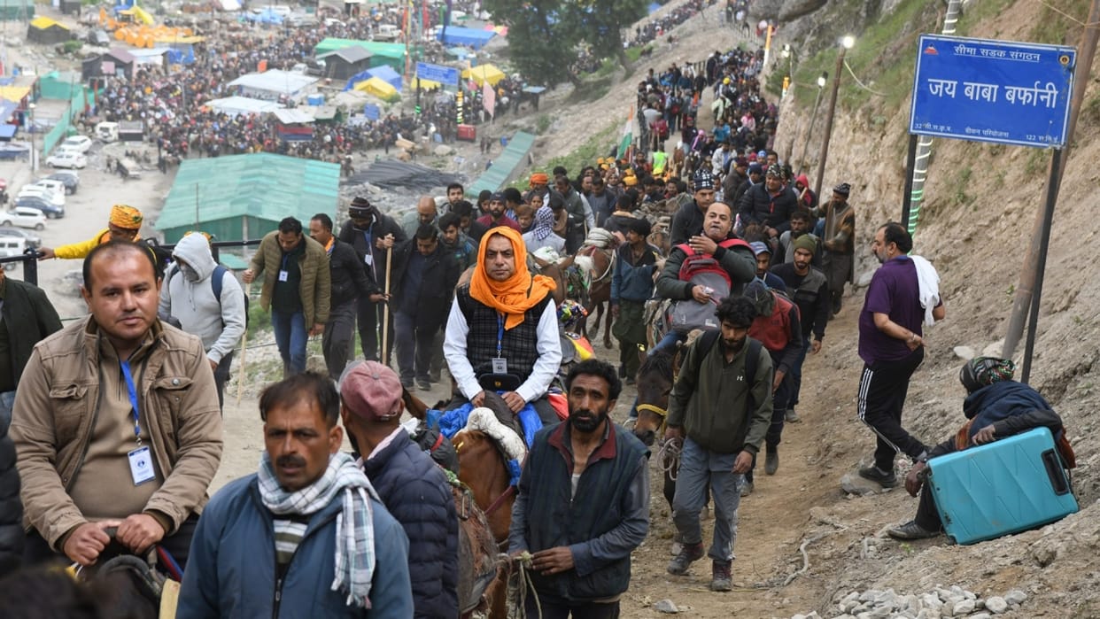 Amarnath Yatra 2025 Vehicles of Baba Barfani's devotees started reaching Jammu and Kashmir