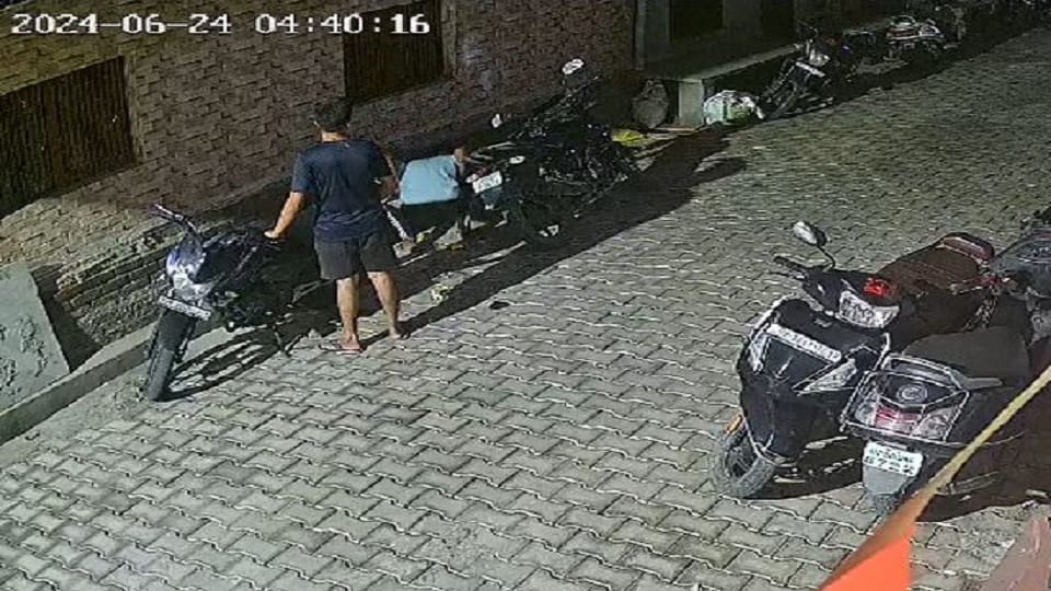 petrol is being stolen from bikes you should also be alert surprised after watching video