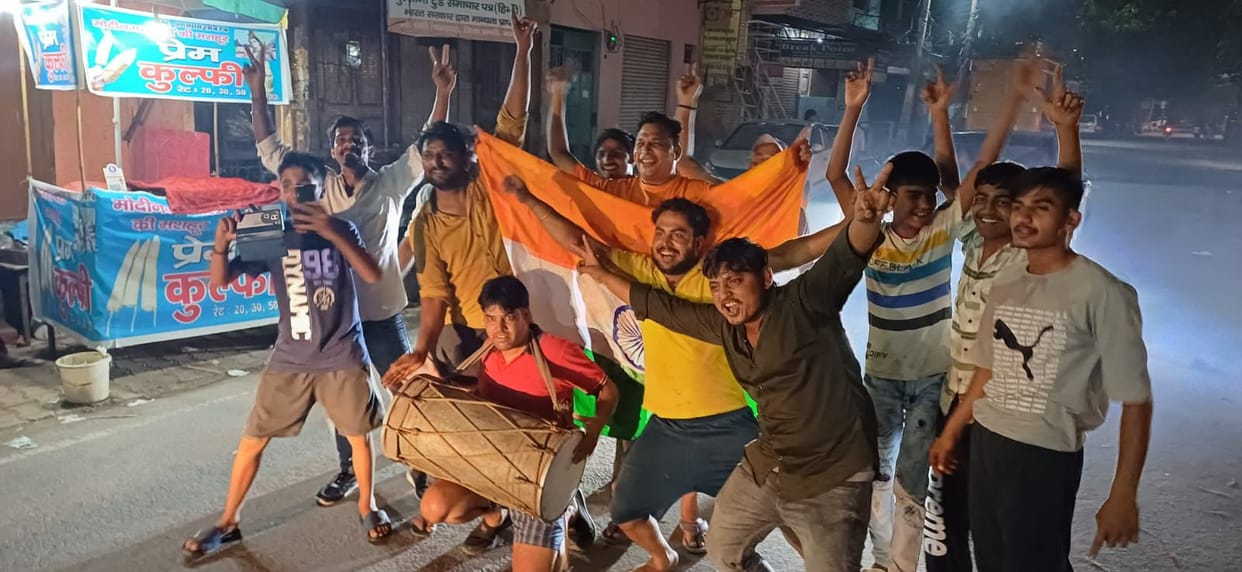 IND vs SA: India's victory celebrated everywhere, Diwali celebrated at midnight in West UP
