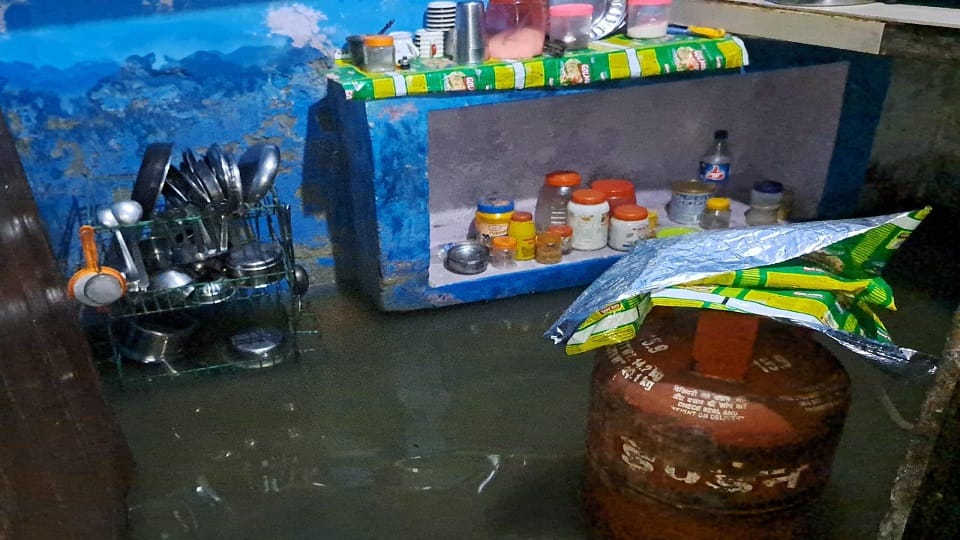 kasganj Heavy Rain Weather Update Roads were flooded water entered houses