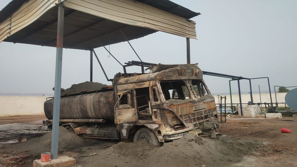 Fire breaks out in factory while filling chemical in tanker