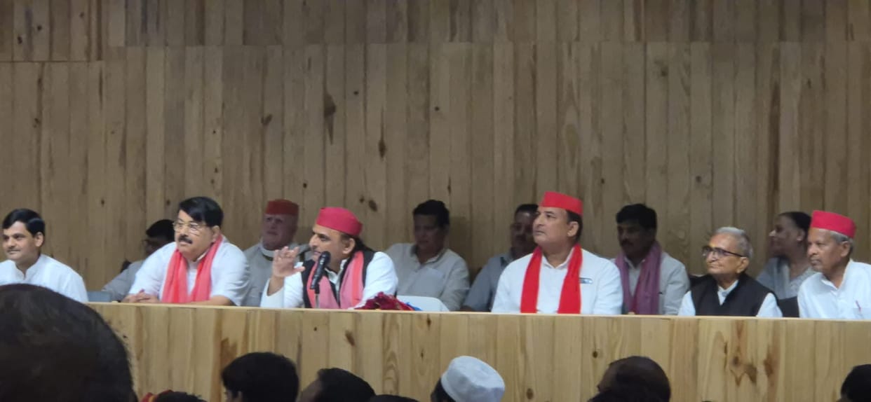 Akhilesh Yadav said RSS will set up branches, SP will strengthen the roots by planting saplings