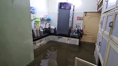 Weather Updates Monsoon Rainfall Gujarat Karnataka IMD Heatwave News in Hindi