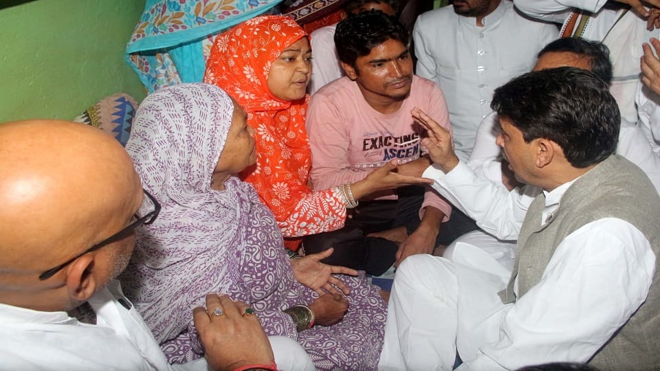 State President met the family of deceased Aurangzeb