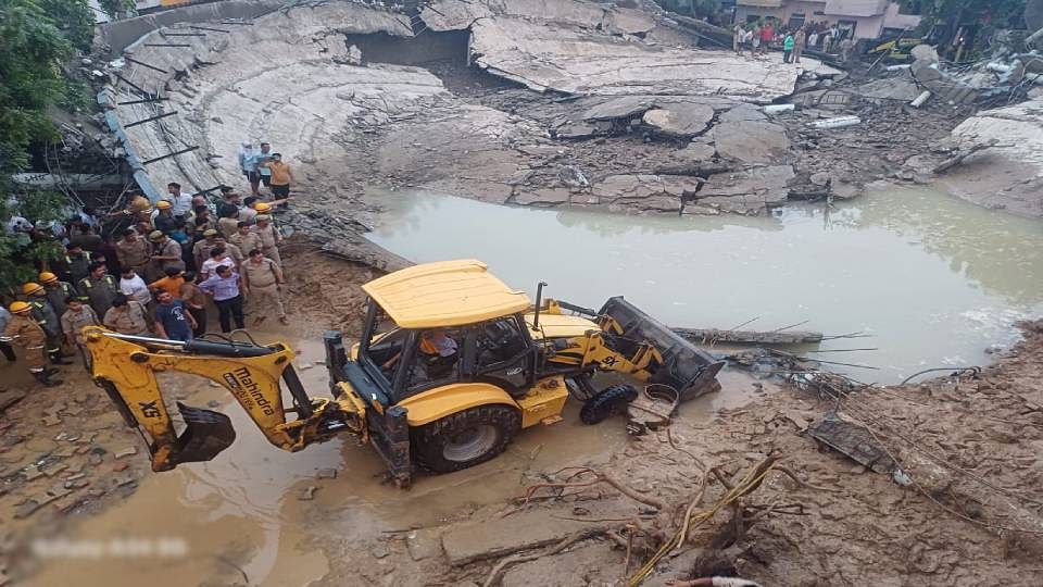 Overhead Tank Collapsed Who Built Under Ganga Water Project In Mathura ...