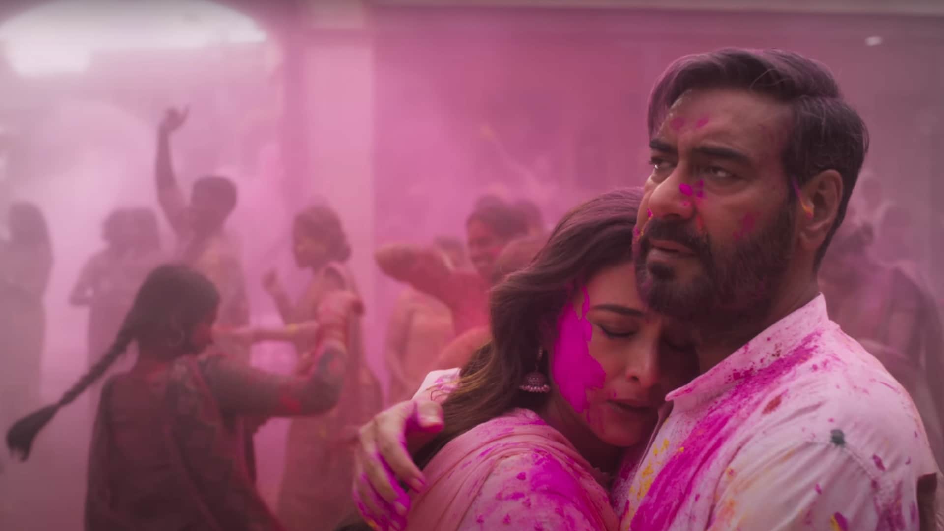 Auron mein kahan dum tha actress tabu reveals ajay devgn has least interest in romancing with her on screen