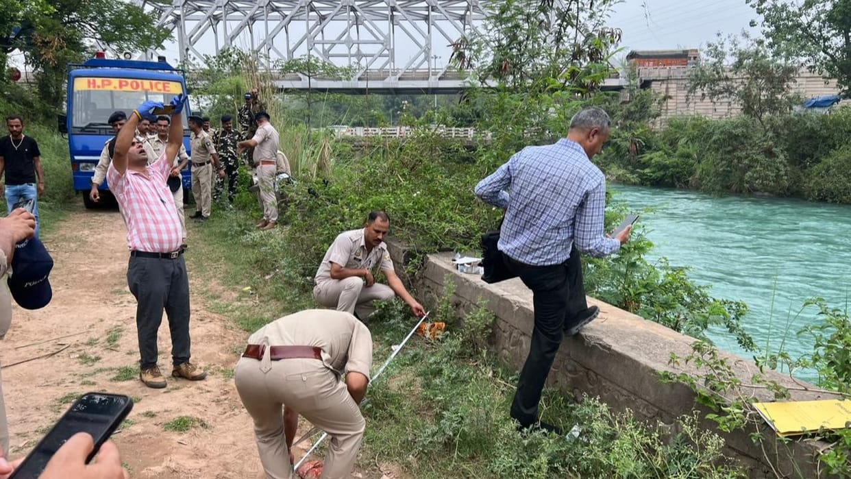 Solan Taxi driver murder case Divers entered Kiratpur canal body not found