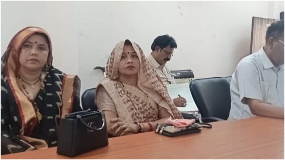 Sagar News: General Assembly meeting husbands and family members of selected representatives not given entry
