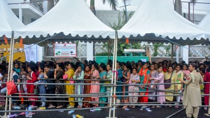 Amarnath Yatra 2024 : Baba Barfani more than 28 thousand people bow down third batch left