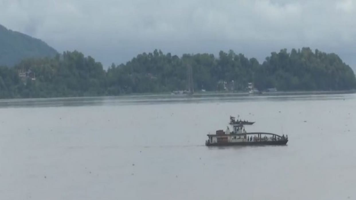 Flood: 26% forest camps in Kaziranga submerge due to flood in Assam, animals going to hills to save their live
