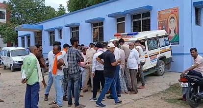 Bihar News: Road accident in Rohtas; Three including husband and wife died; Tractor hits car, two injured