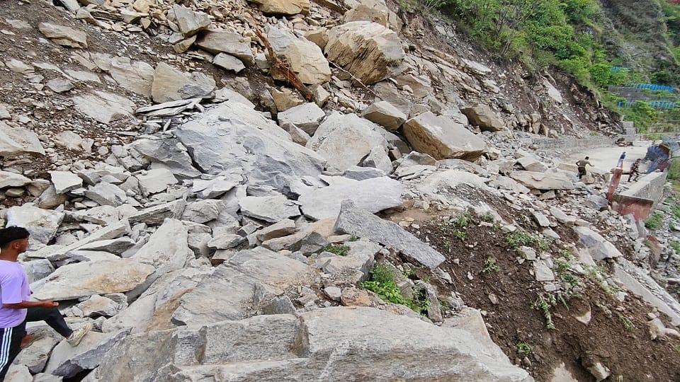 Road connecting China border closed due to heavy rain in dharchula pithoragarh