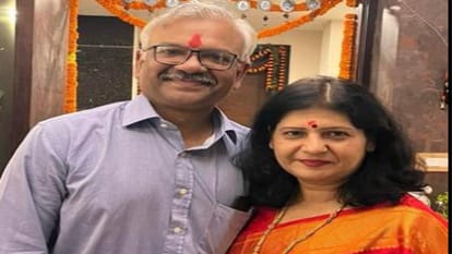 Doctor Day: Doctor couple became an example of service, made hospital better than home