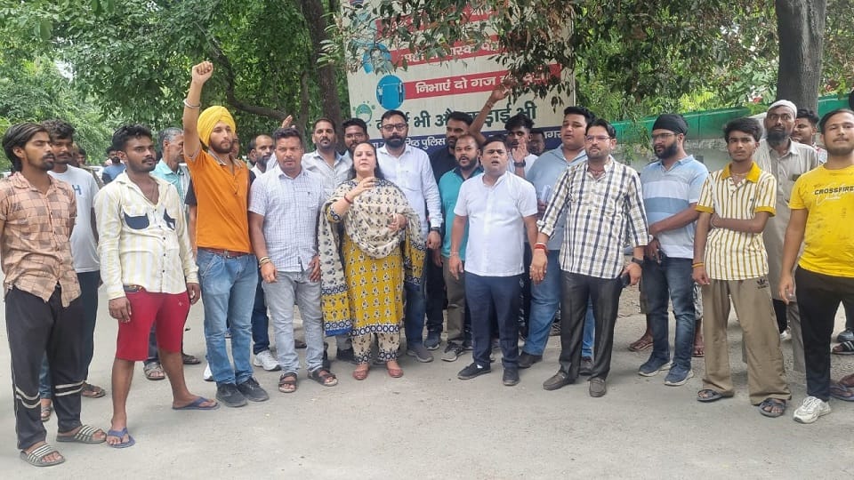 Youth Congress protest in outside SSP office in rudrapur