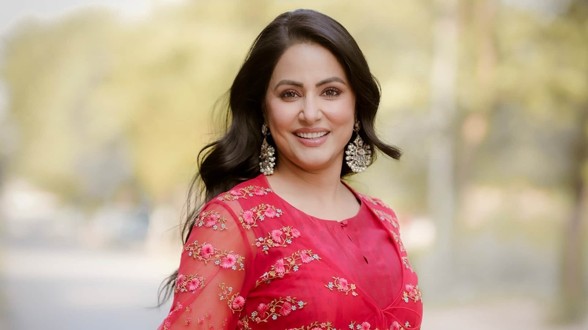 Hina Khan Battle with breast cancer: actress shares photo from hospital bed after surgery says Still in pain